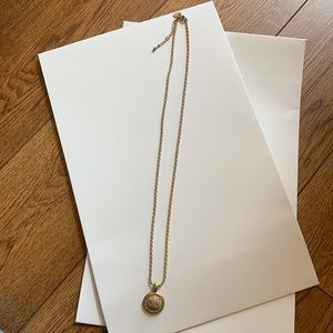 Long pendent necklace